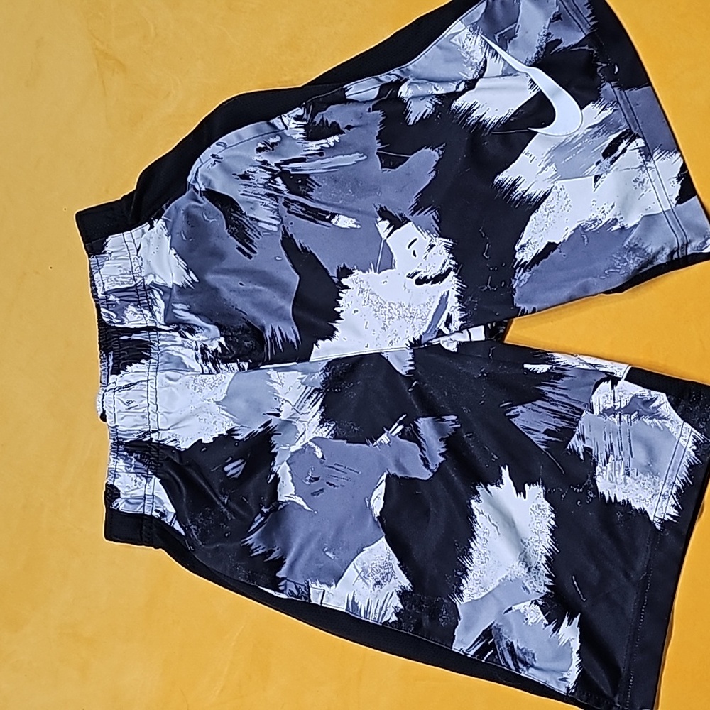 Nike Boys M shorts